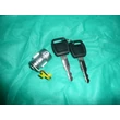 Swift -2003 dugózár betét kulccsal jobb gyári zárbetét 82200-61840