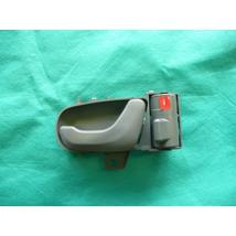 kilincs belső jobb szürke első,hátsó  Swift 2003-ig 83110-80E00-T01