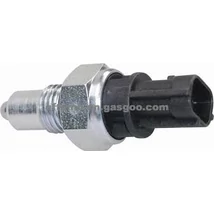 tolató kapcsoló 37610-76G10, gyári 