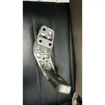 motortartó gumibak Alto, első, jobb, öntvény, aluminium  11649M79F00