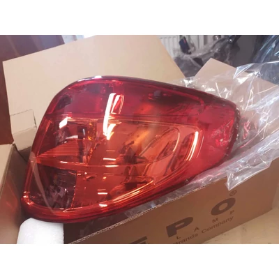 hátsó lámpa SX4  jobb piros 35650-79J00