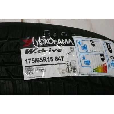 kerék gumi gumiabroncs abroncs Yokohama  175/65R15    84T  V903   W Drive   téli 