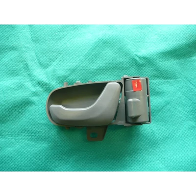 kilincs belső jobb szürke első,hátsó  Swift 2003-ig 83110-80E00-T01