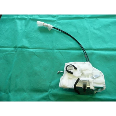 központi zár (motor+szerkezet) Swift 2005-, SX4, Splash, 5 ajtós bal első  J30 J32    (7 lábú)