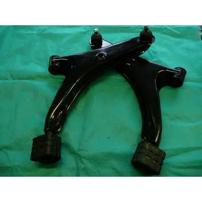 lengőkar Swift 2003-ig első párban 45201-60E01 + 45202-60E01  utgy. (Suzuki)