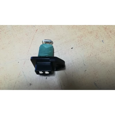Előtét ellenállás fűtőmotor Swift 2004-ig, 74290-60E00, utángyártott
