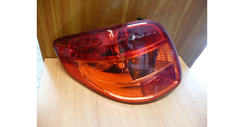 hátsó lámpa SX4 bal piros 3567079J00 Suzuki alkatrész