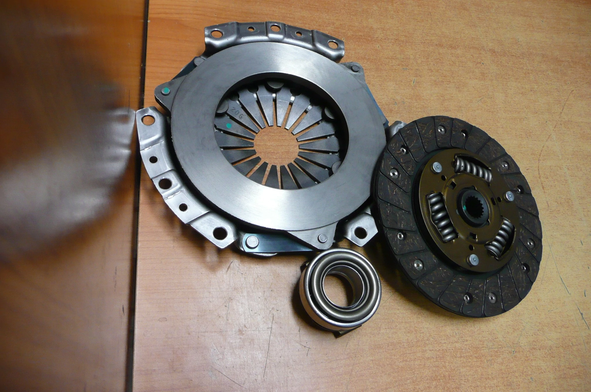 kuplung szett, készlet Swift 1.0  2003-ig, Wagon-R 1.0 (170 mm átm.)  Aisin