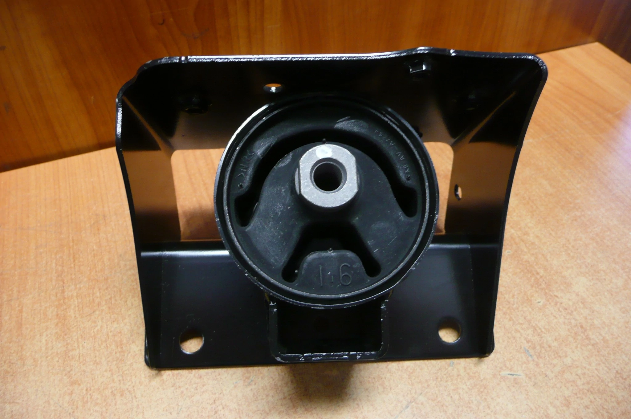 váltótartó bak motortartó gumibak (motortartó bal)  Swift 2010-től, 1.6  Sport,  11620-70L00