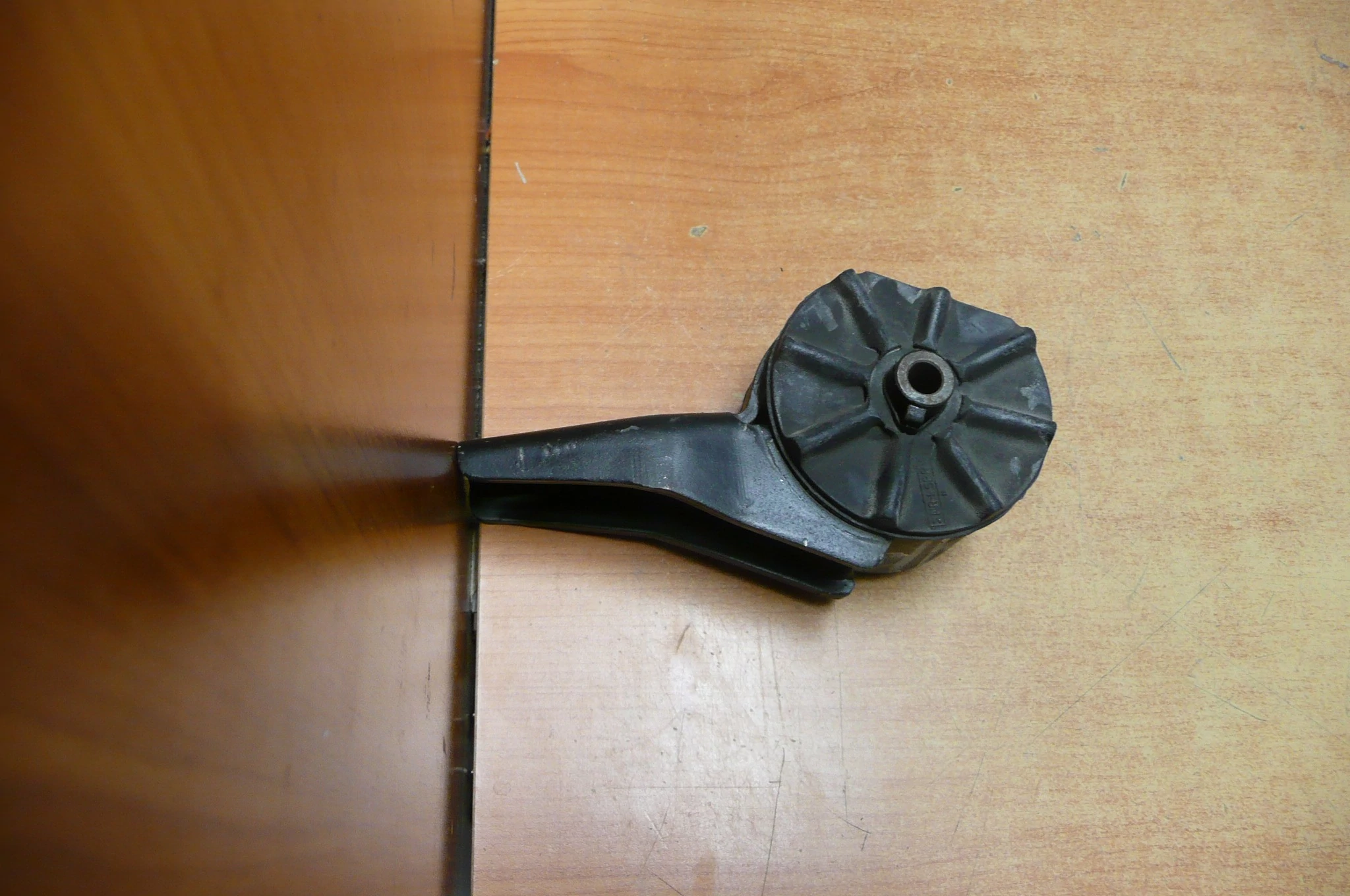 motortartó gumibak Swift 1.0  jobb utgy.  11610-60B30, 11610-60B10