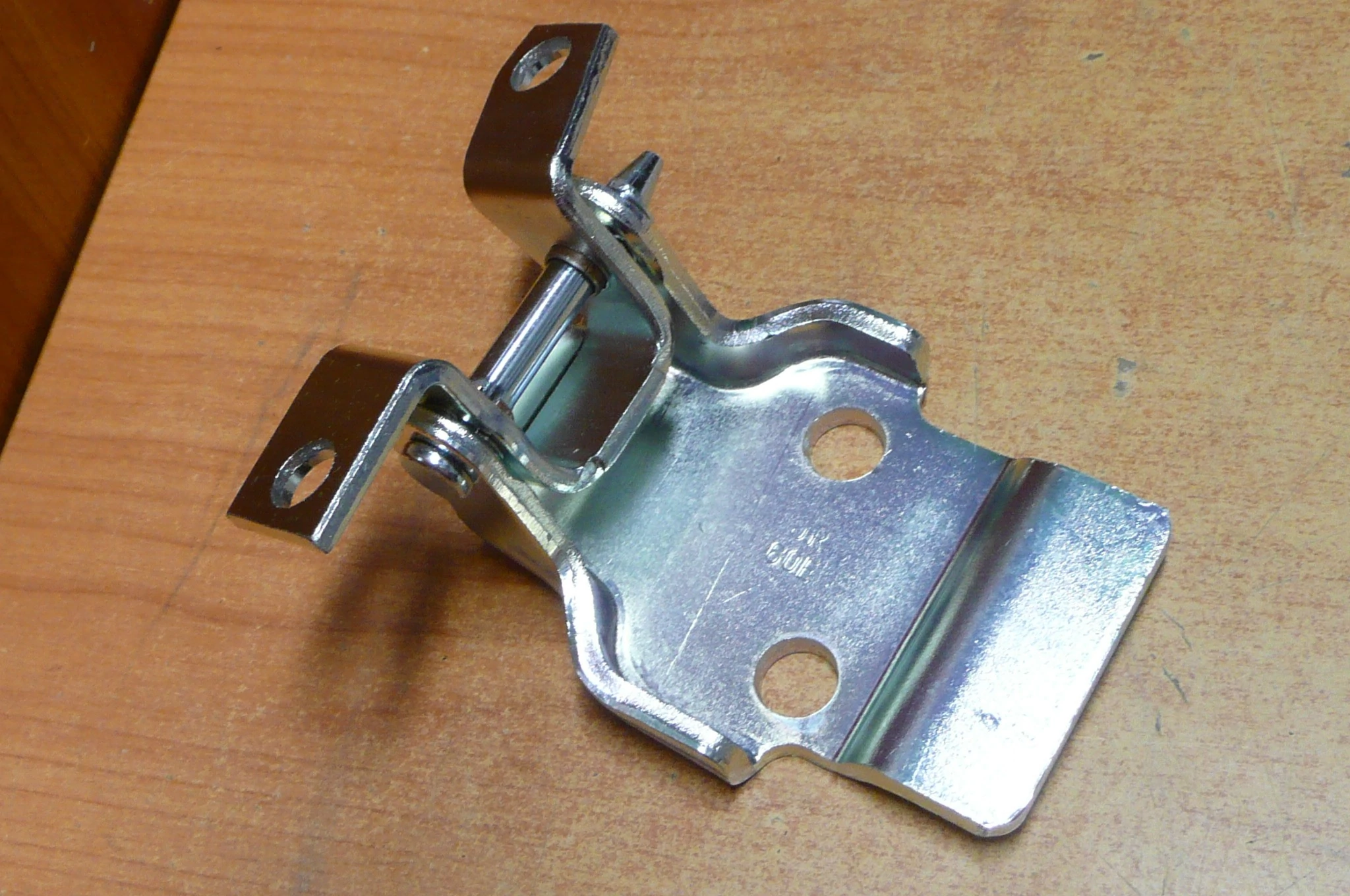ajtózsanér első Swift 2003-ig, első ajtó, jobb felső, 69310-60E00, gyári