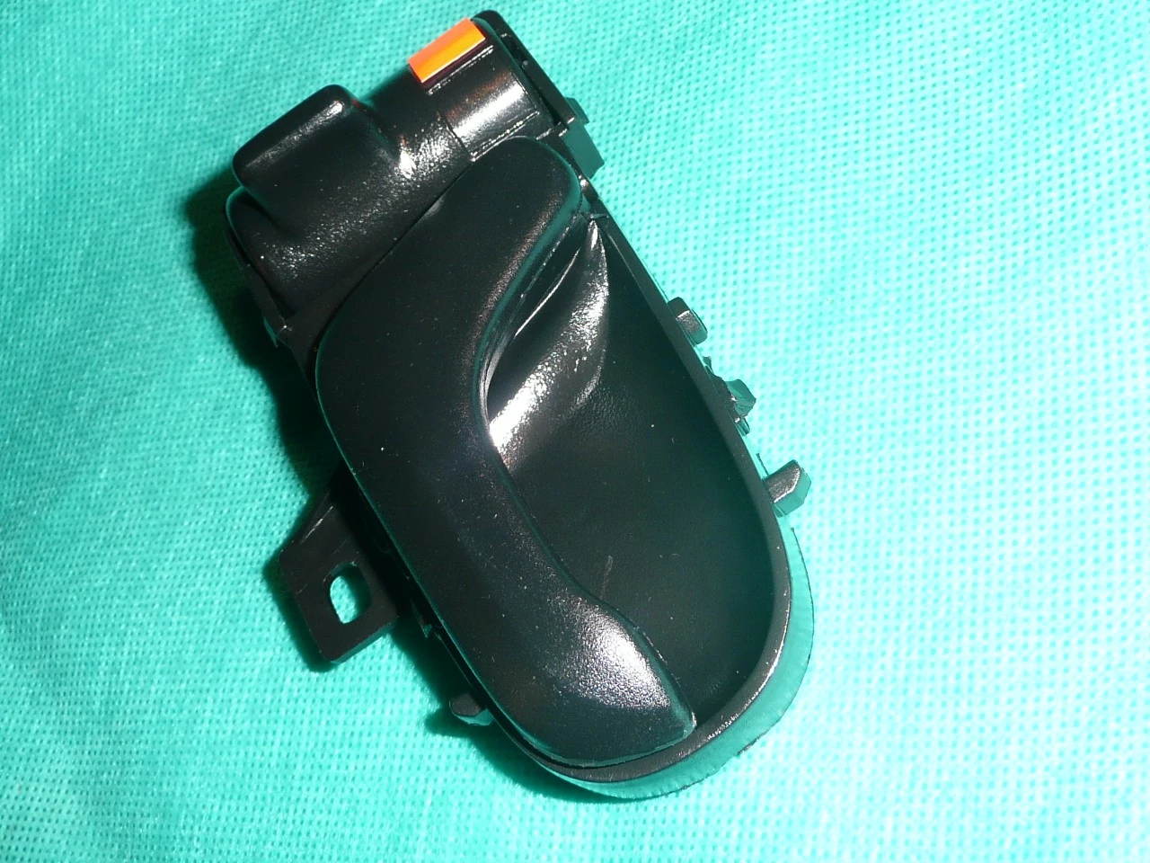 kilincs belső bal fekete első,hátsó  Swift 2003-ig 83130-80E00-5PK