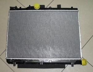 vízhűtő radiátor, hűtő Swift 2005- 1.3 Diesel , 17700-62J50, gyári