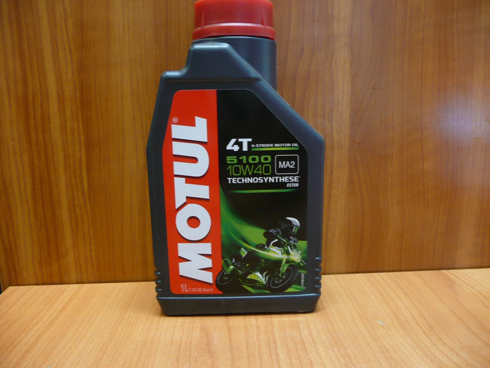 olaj motorba 10W40 Motul 5100  4T literes,  olaj, motorolaj motorkerékpár